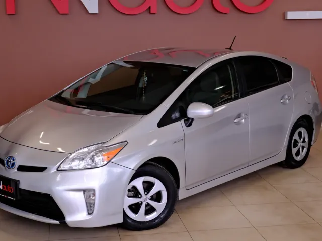 Toyota Prius - фото 2