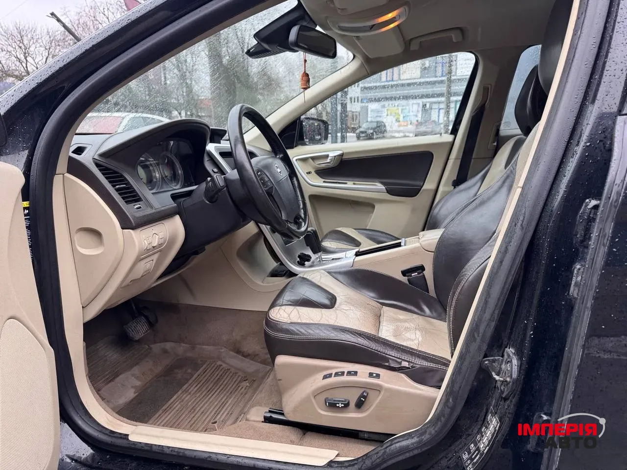 Volvo XC60 - фото 3