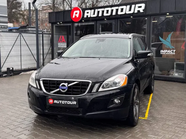 Volvo XC60 - фото 1