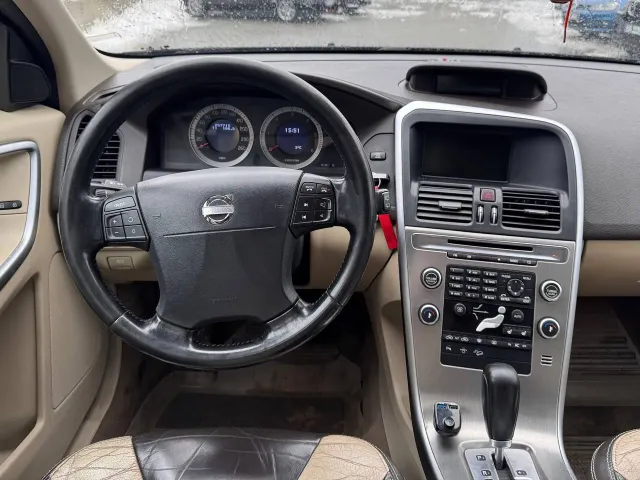 Volvo XC60 - фото 4