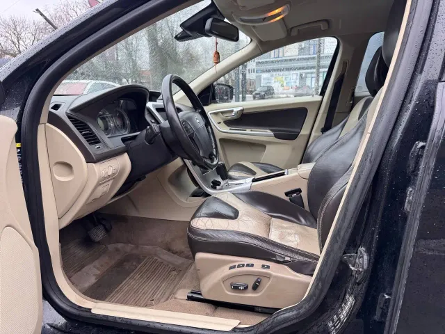 Volvo XC60 - фото 3