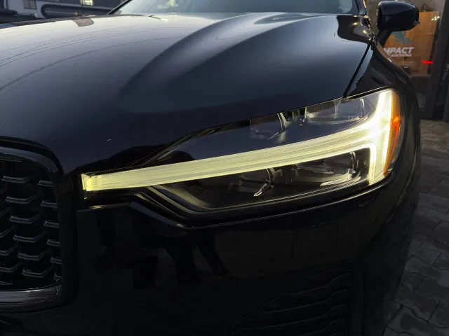 Volvo XC60 - фото 3