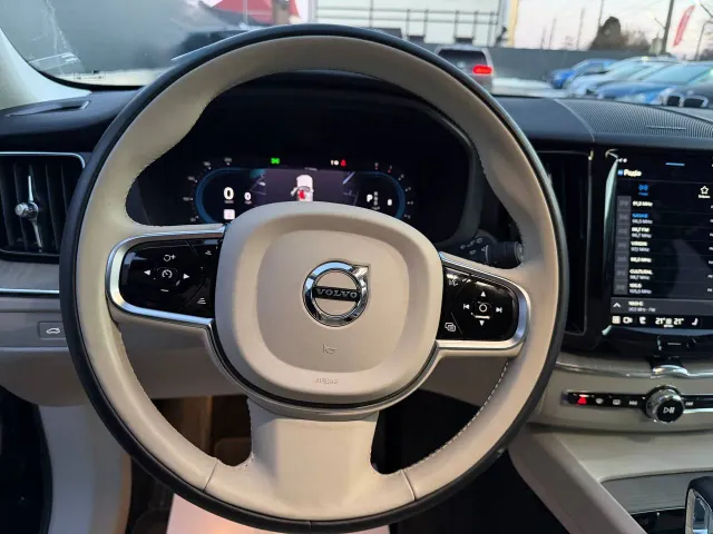 Volvo XC60 - фото 5