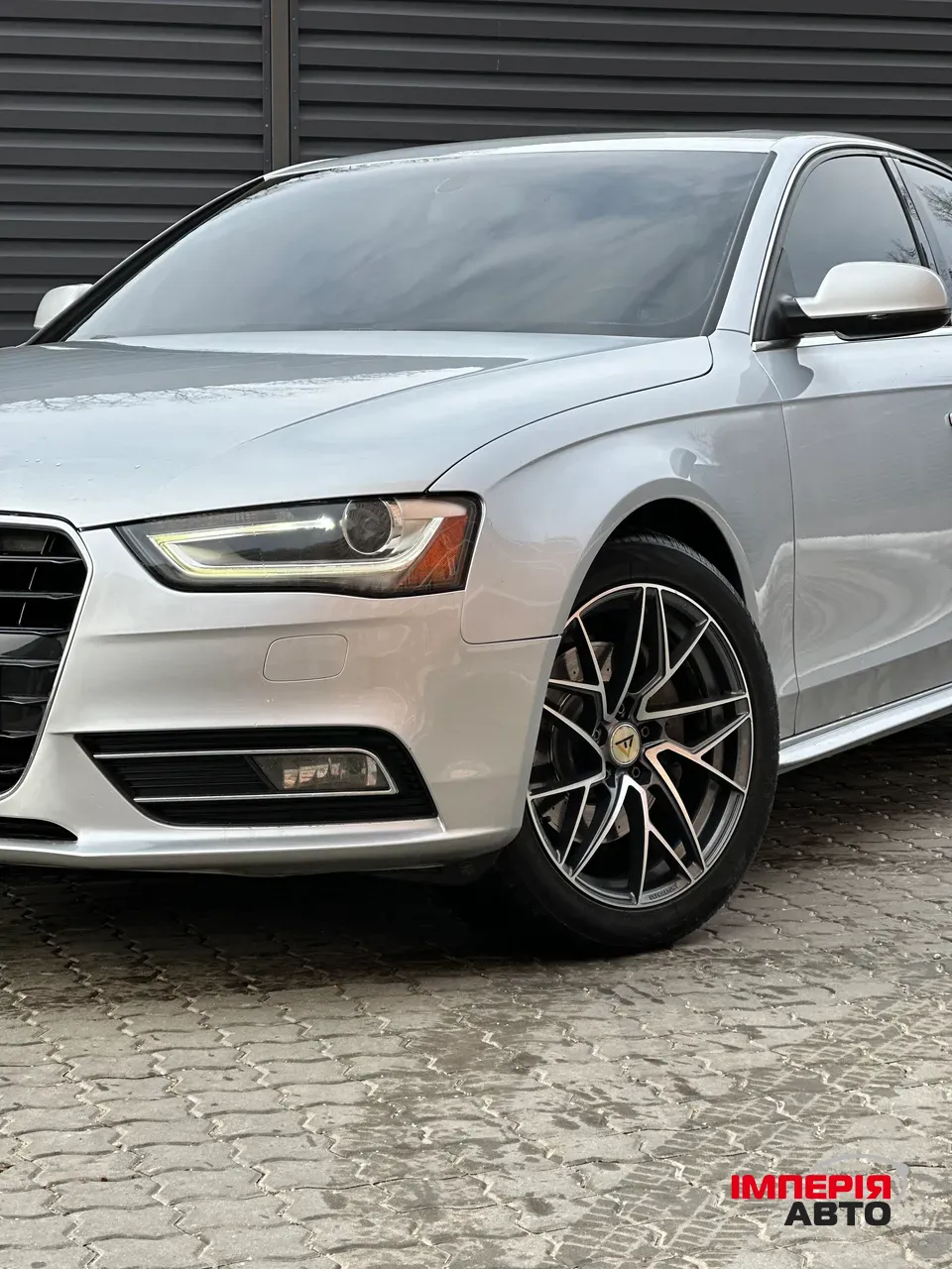 Audi A4 - фото 5