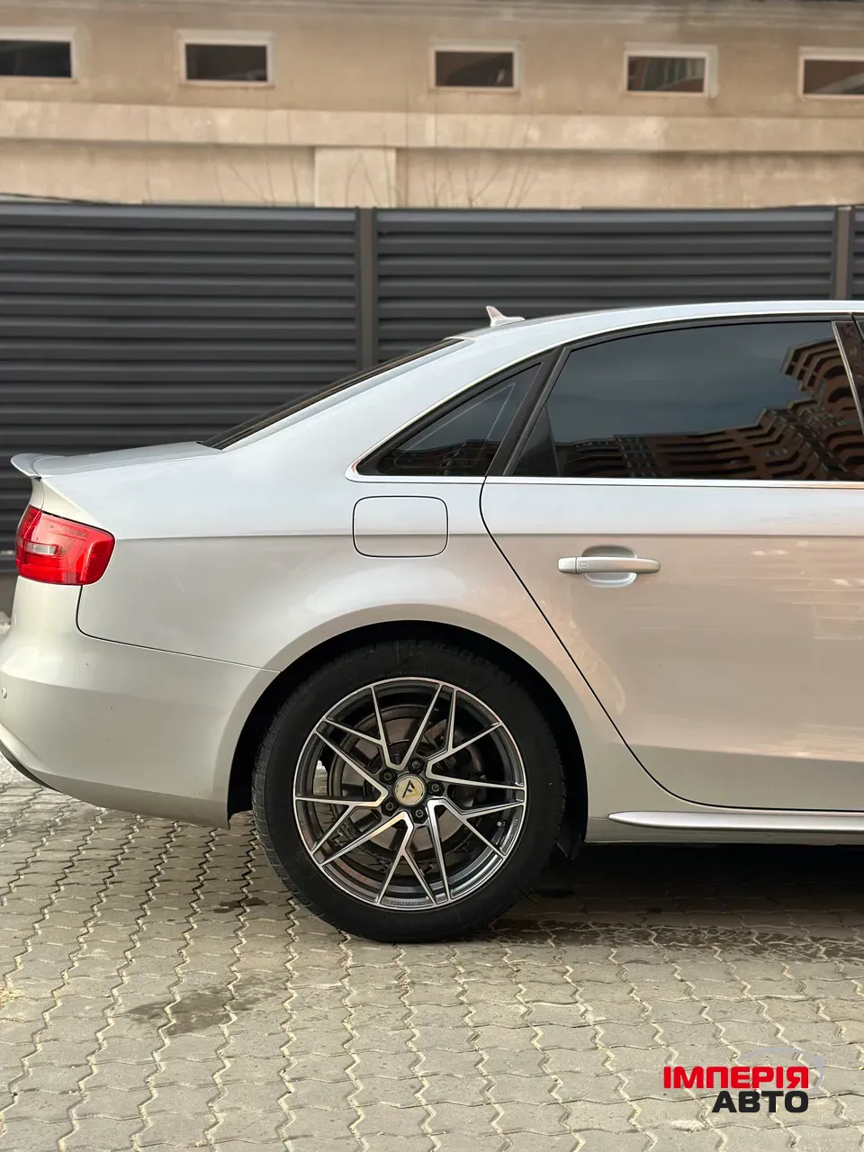 Audi A4 - фото 11