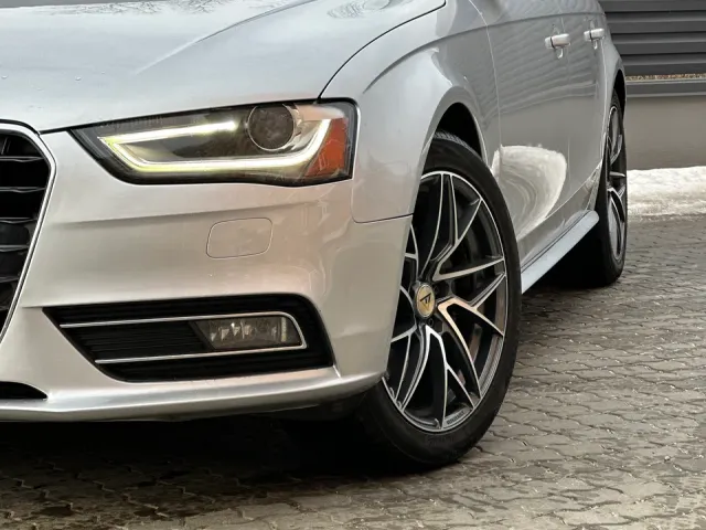 Audi A4 - фото 4