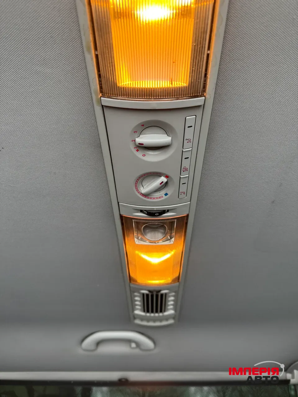 Volkswagen Caravelle - фото 14