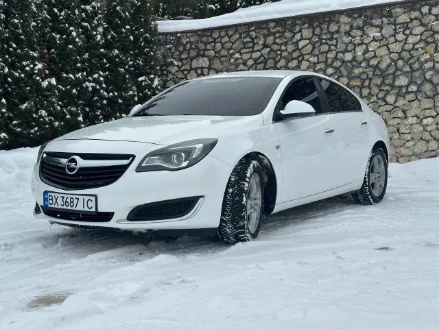 Opel Insignia - фото 1