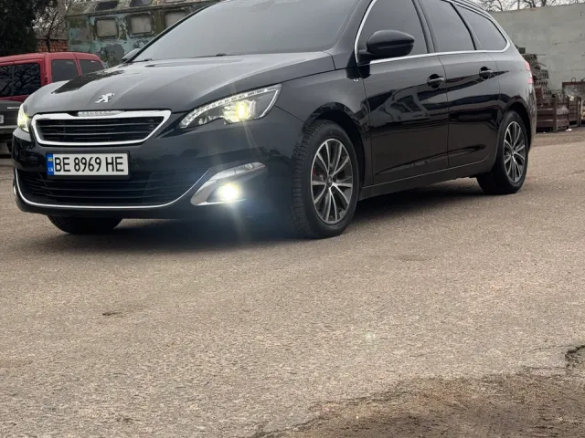 Peugeot 308 - фото 1