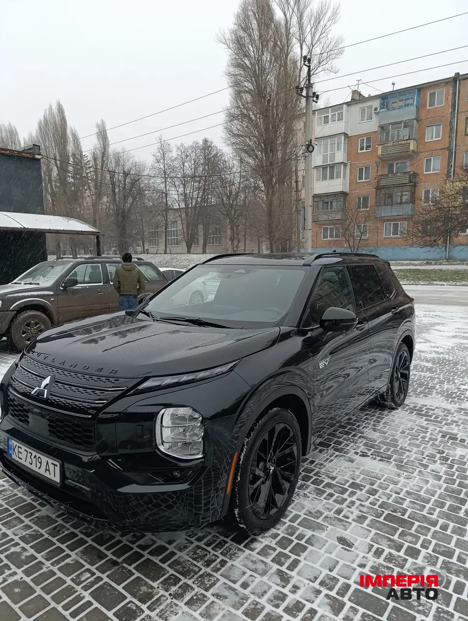 Mitsubishi Outlander - фото 1