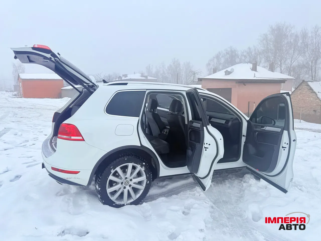 Volkswagen Touareg - фото 7