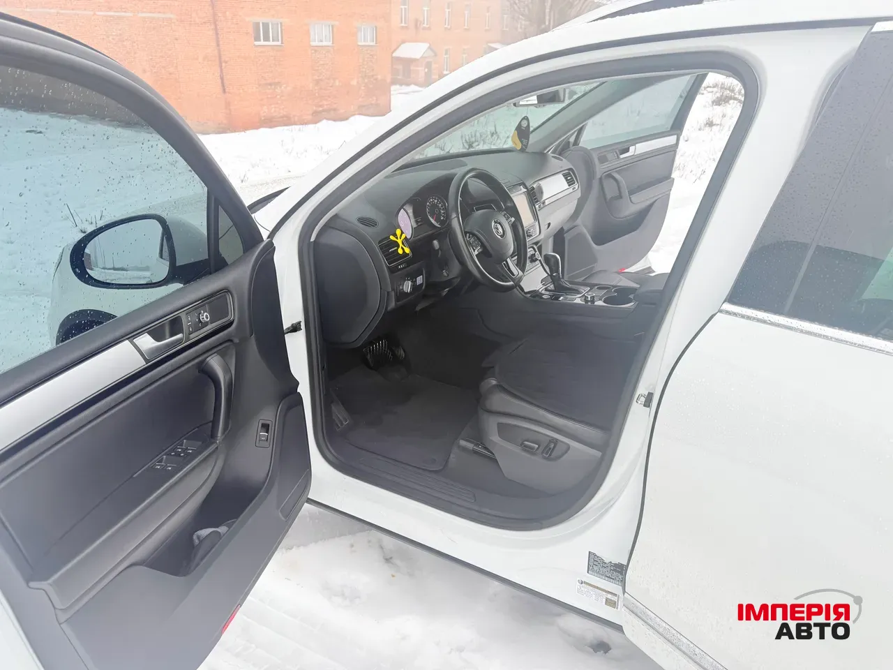 Volkswagen Touareg - фото 14