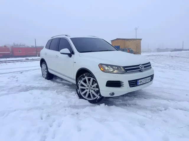 Volkswagen Touareg - фото 1