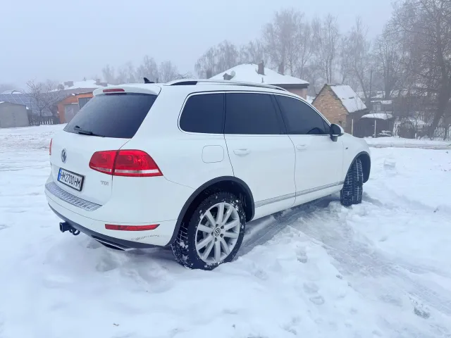 Volkswagen Touareg - фото 3