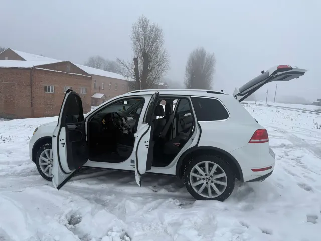 Volkswagen Touareg - фото 5