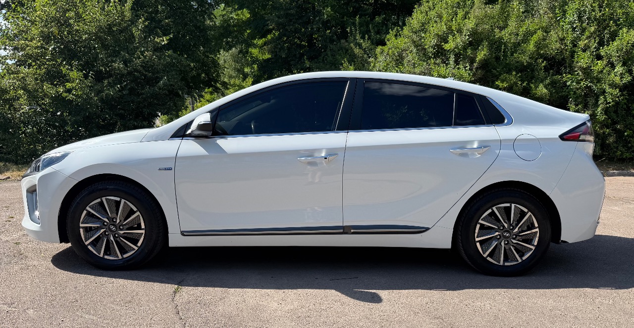 Hyundai IONIQ - фото 1