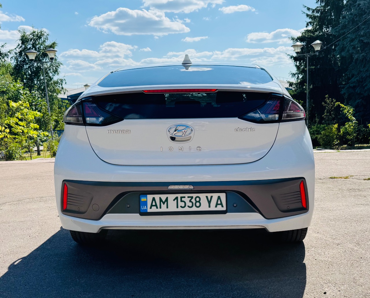 Hyundai IONIQ - фото 15