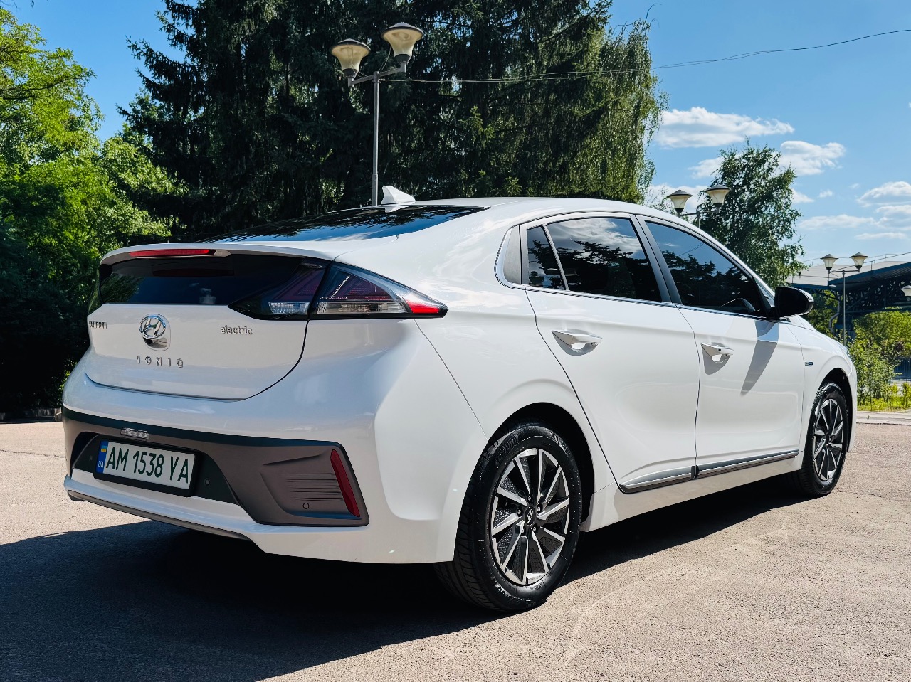 Hyundai IONIQ - фото 12