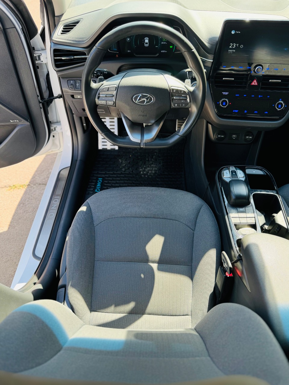 Hyundai IONIQ - фото 16