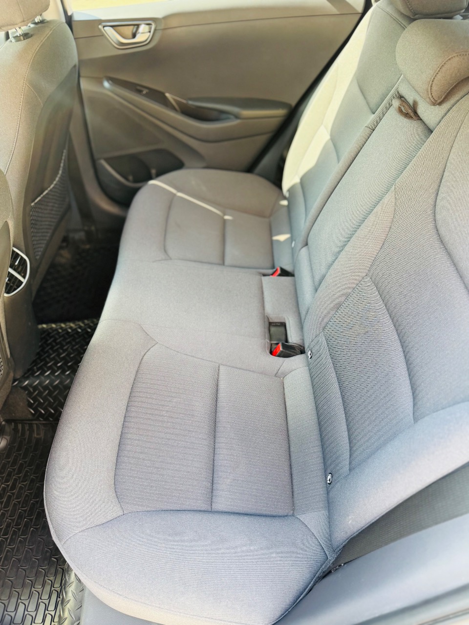 Hyundai IONIQ - фото 4