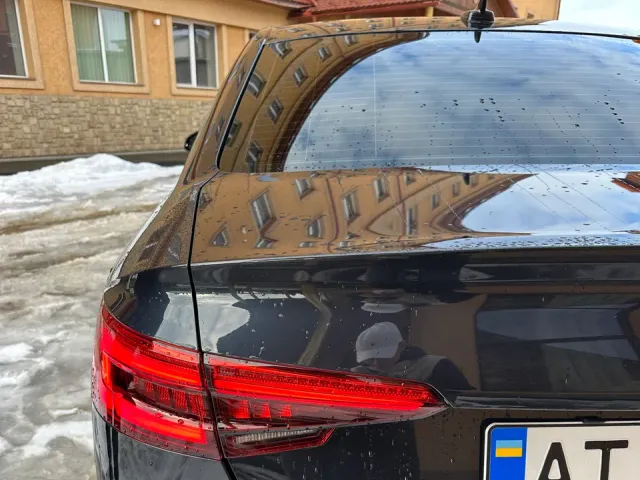 Audi A4 - фото 5