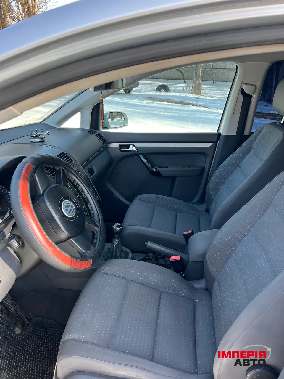 Volkswagen Touran - фото 8