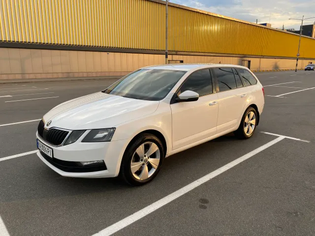 Skoda Octavia - фото 1