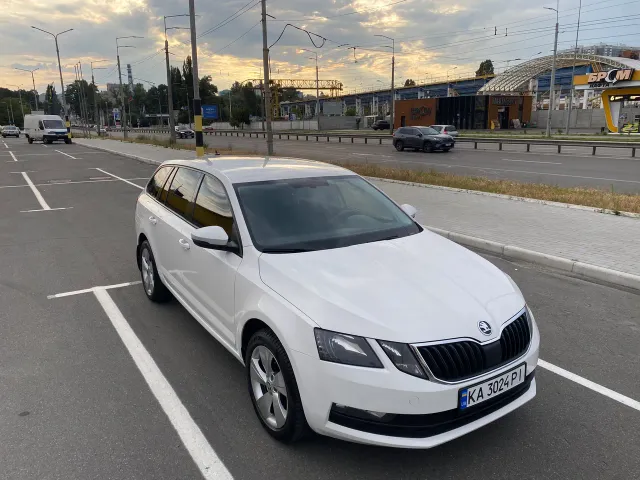 Skoda Octavia - фото 3