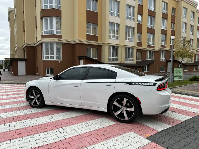 Dodge Charger - фото 4