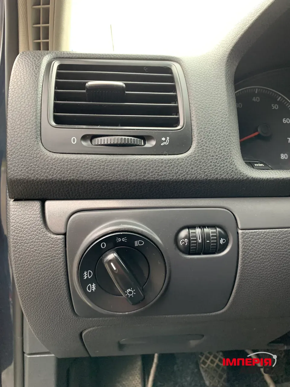 Volkswagen Jetta - фото 25