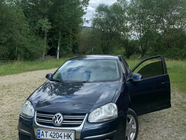 Volkswagen Jetta - фото 1