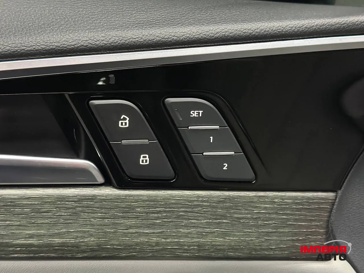 Audi A4 - фото 15