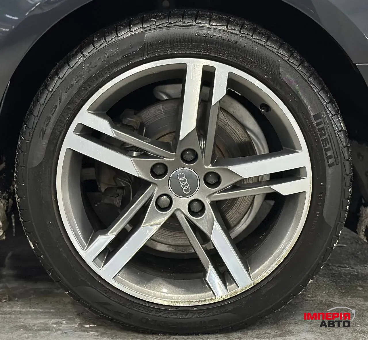 Audi A4 - фото 30