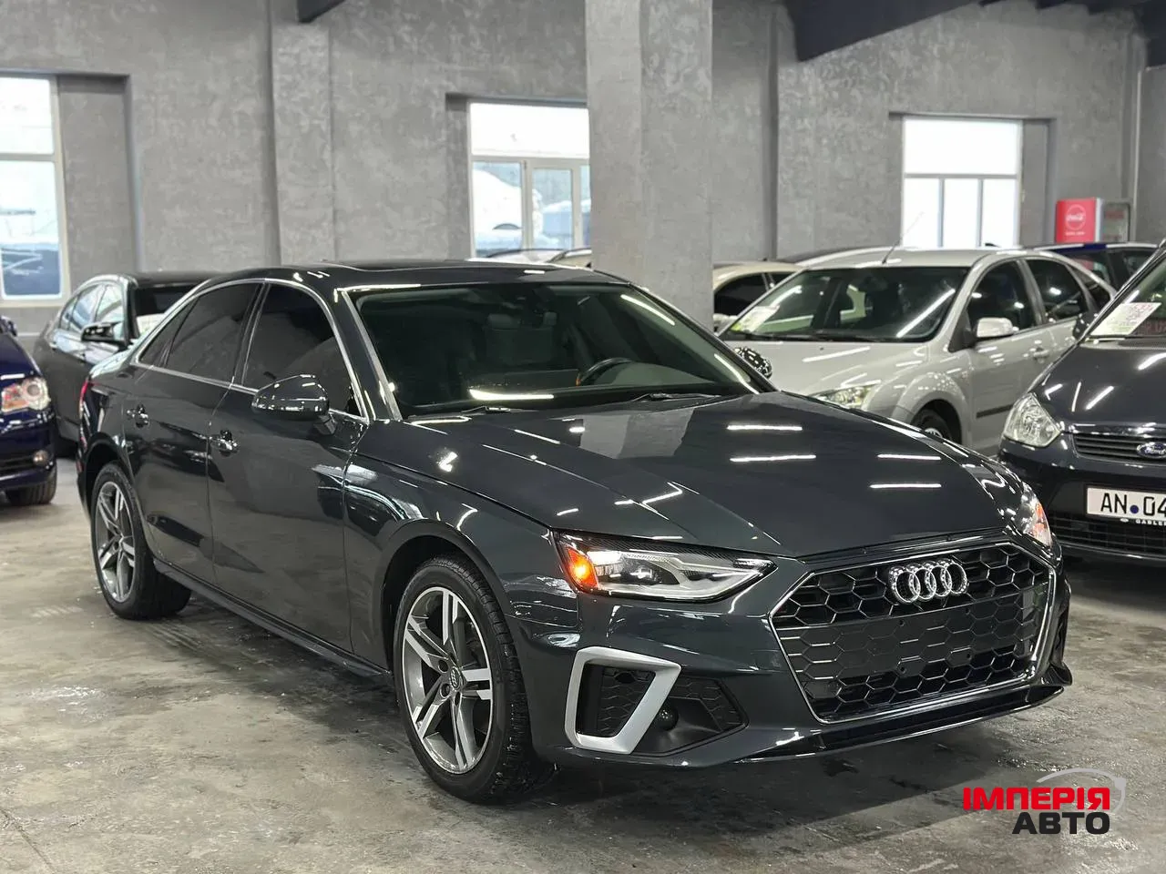 Audi A4 - фото 5