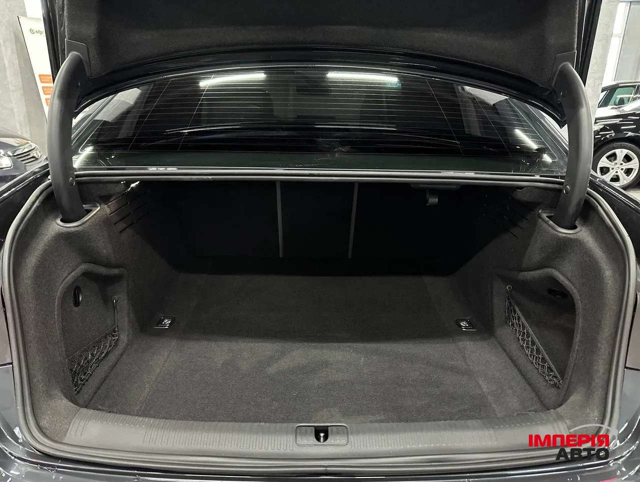 Audi A4 - фото 27