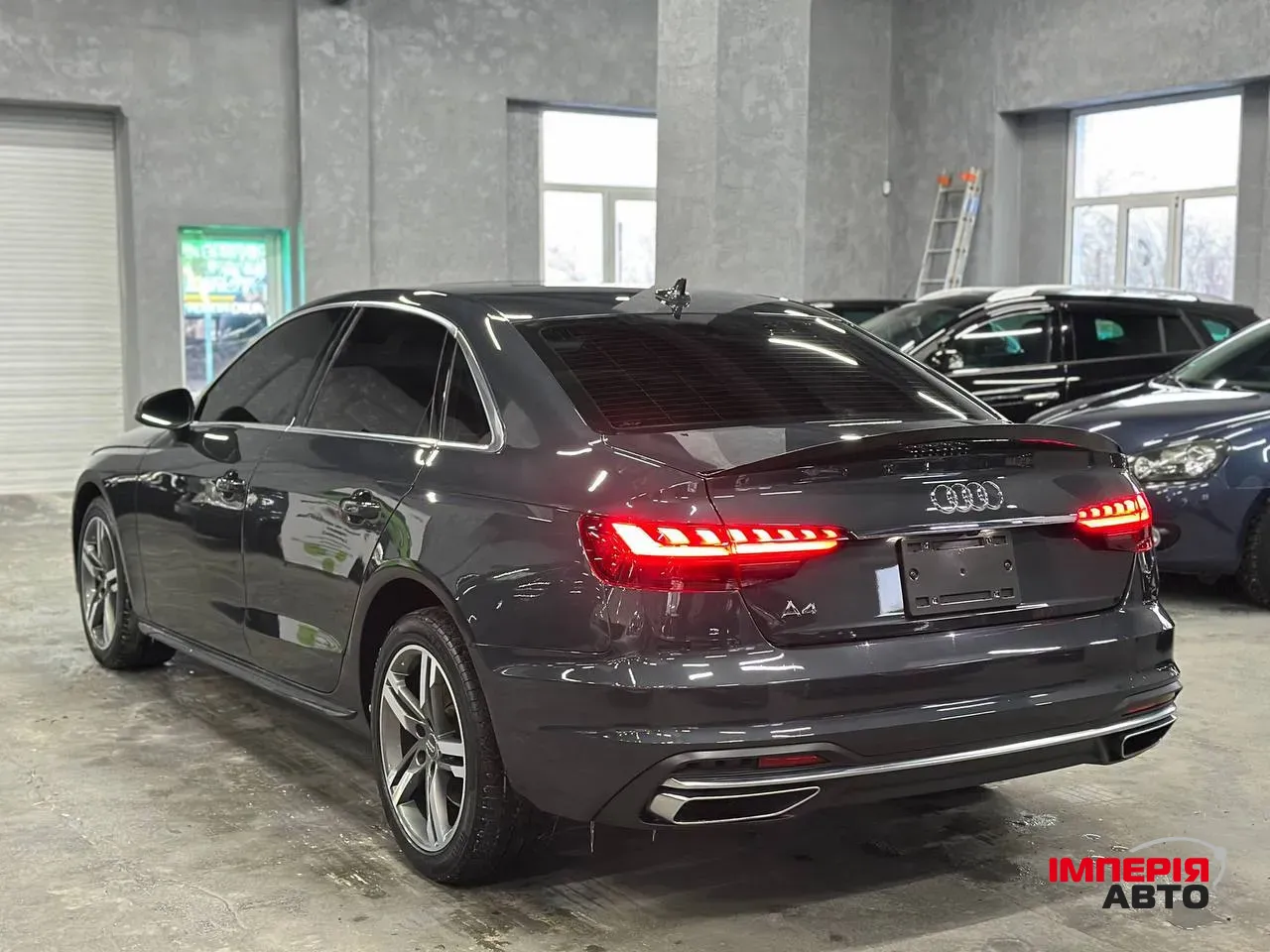 Audi A4 - фото 8