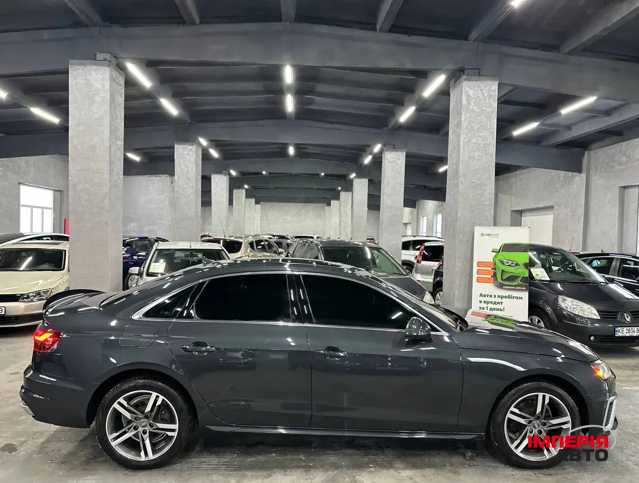 Audi A4 - фото 10