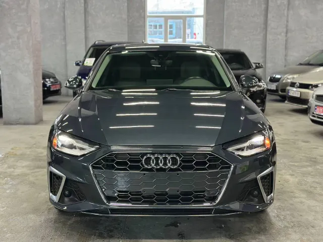 Audi A4 - фото 1