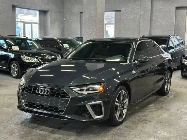 Audi A4 - фото 2