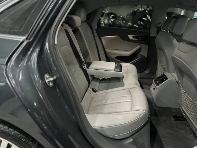 Audi A4 - фото 4