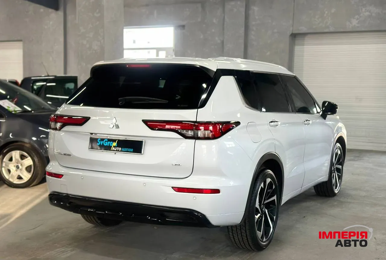 Mitsubishi Outlander - фото 9