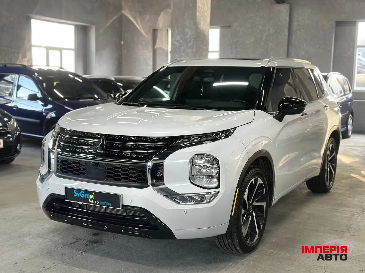 Mitsubishi Outlander - фото 2