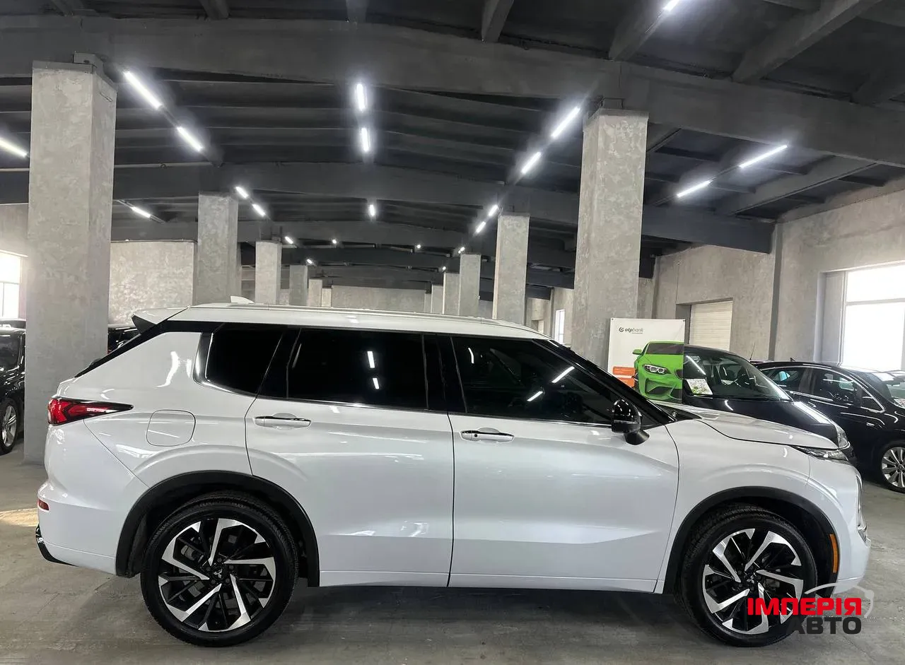 Mitsubishi Outlander - фото 10