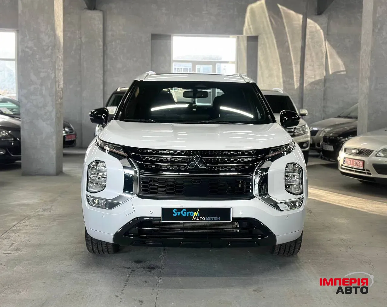 Mitsubishi Outlander - фото 1