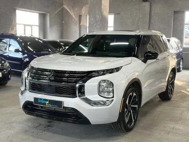 Mitsubishi Outlander - фото 2