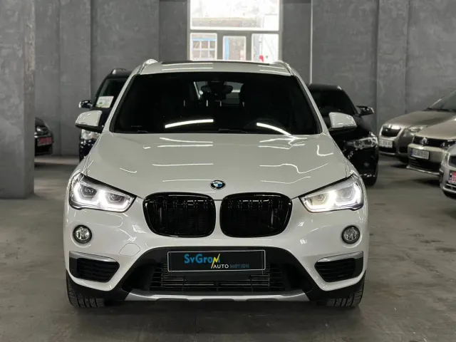 BMW X1 - фото 1
