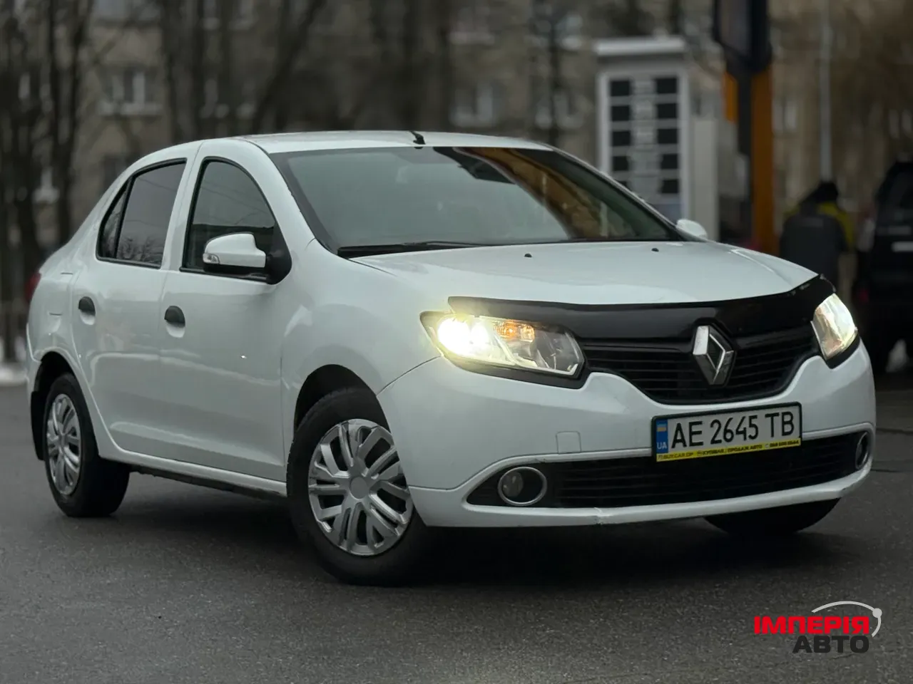 Renault Logan - фото 7