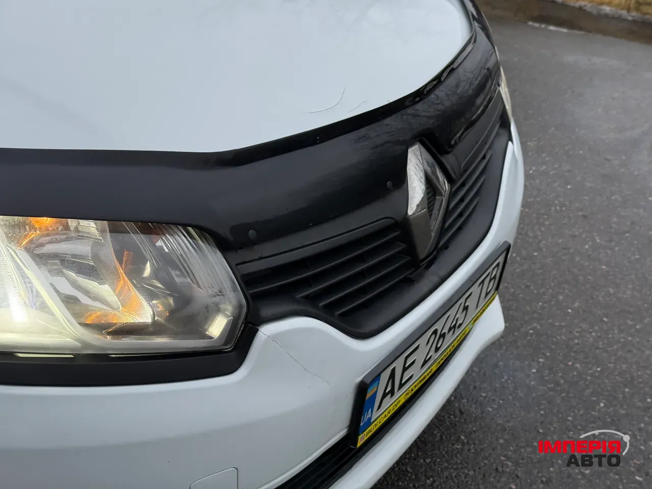 Renault Logan - фото 32