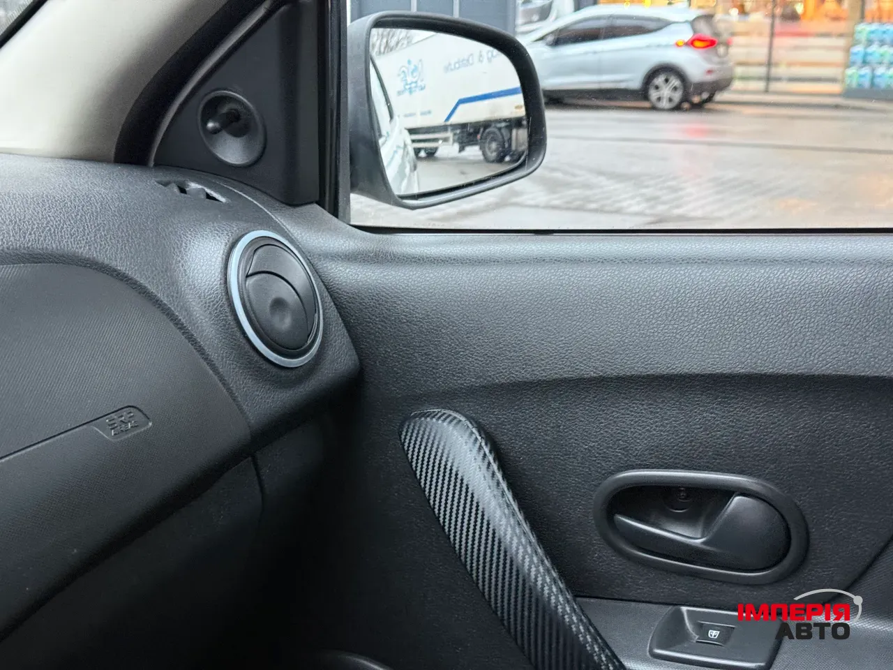 Renault Logan - фото 49