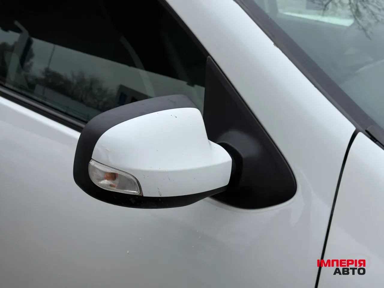 Renault Logan - фото 29